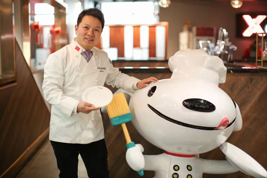 中國(guó)烹飪大師PK炒菜機(jī)器人，京東X未來(lái)餐廳首發(fā)運(yùn)營(yíng)數(shù)據(jù)